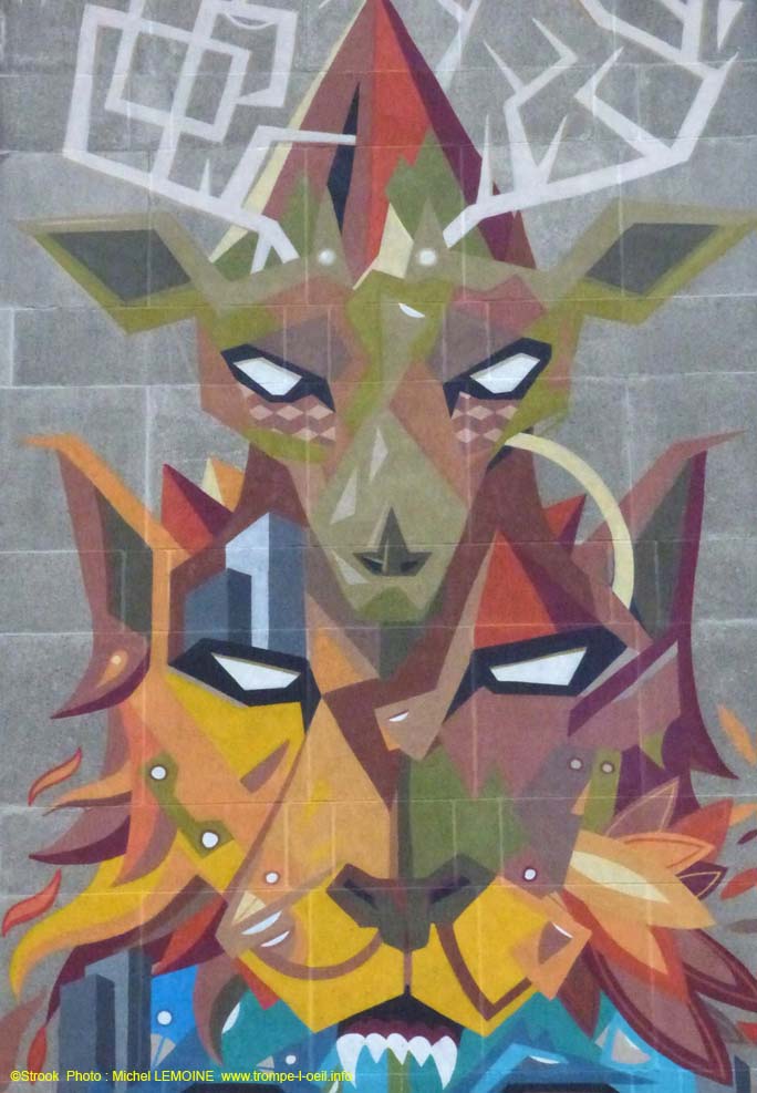 Totem mural