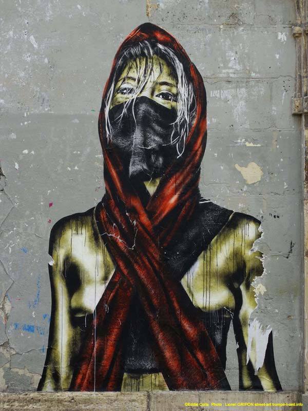 Femme noire masquée-08
