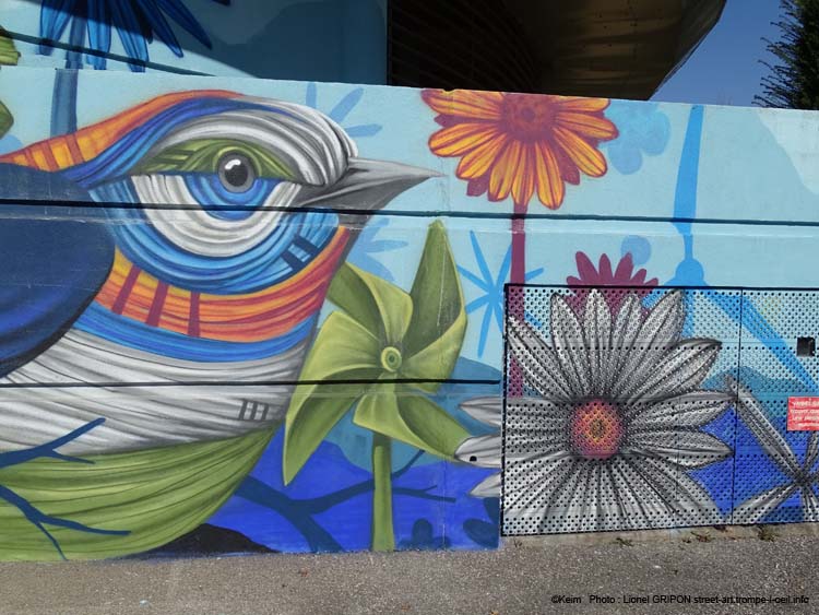 Fleurs et éoliennes
