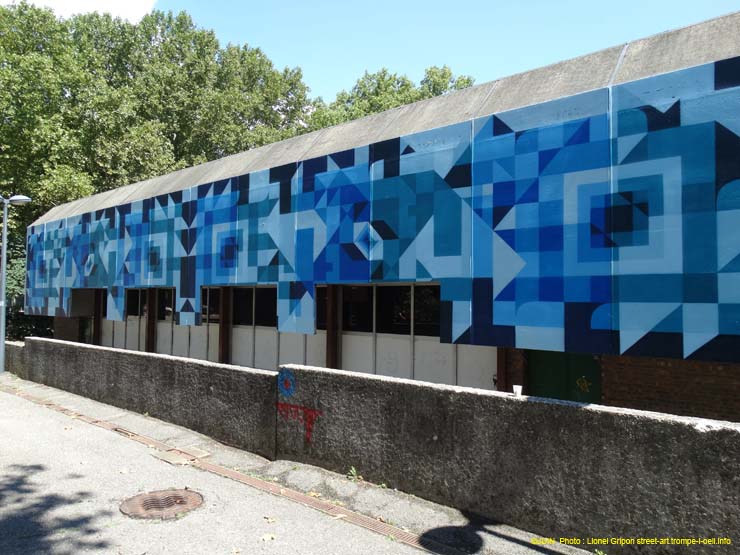 Motifs bleus