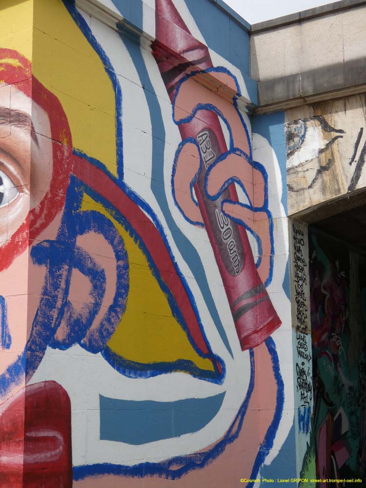 Graffeur allongé