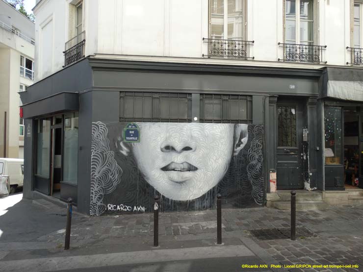 Visage féminin-4