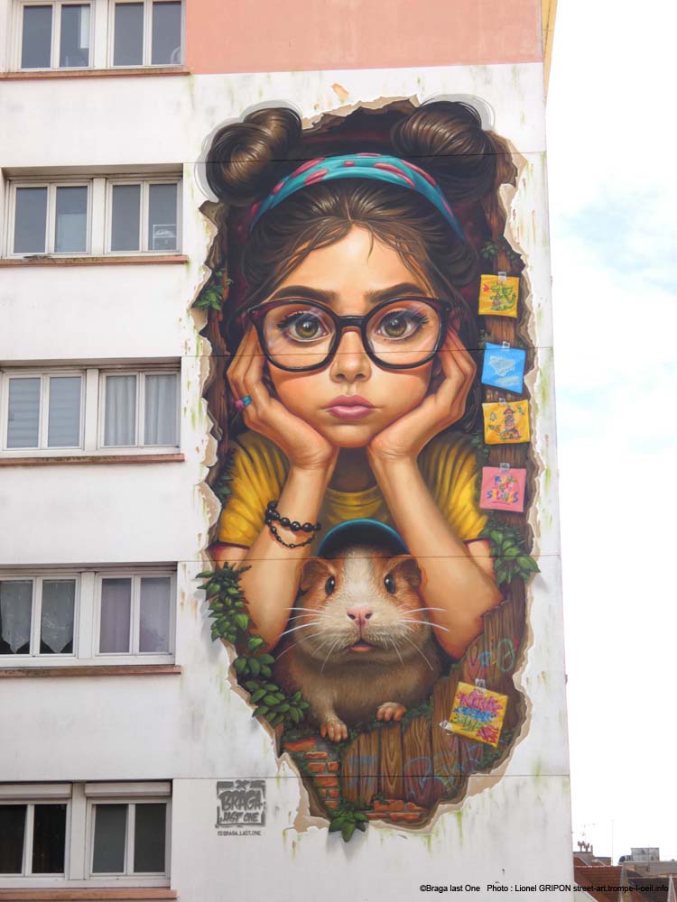 Fillette et hamster