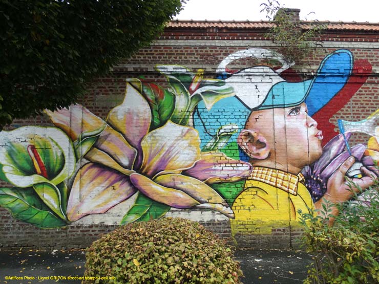 Enfant et fleurs