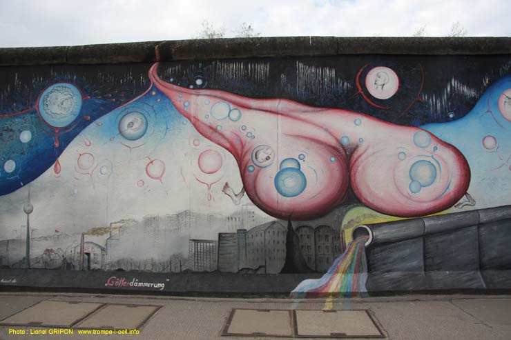 Le mur034 –  Des seins