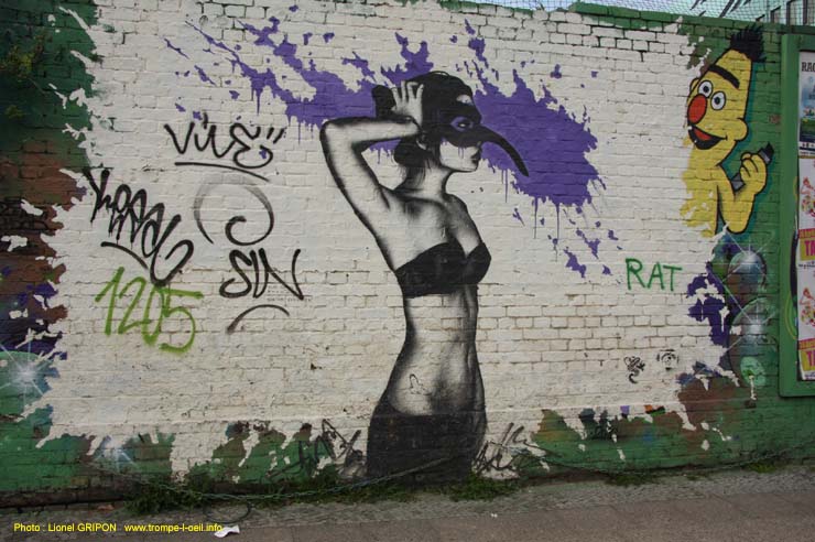 Le mur073 – la femme