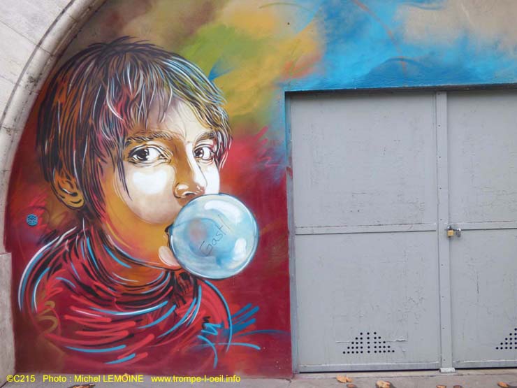 Nina fait des bulles