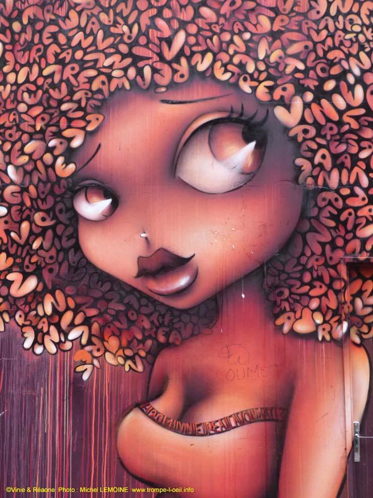 Poupée rouge