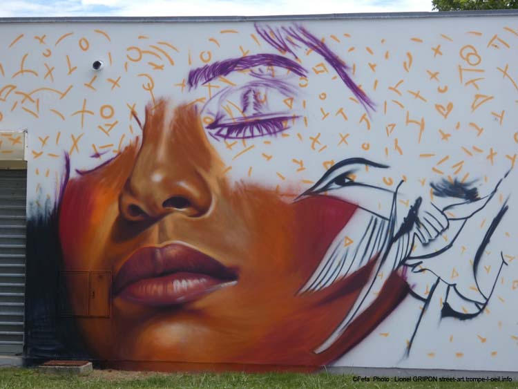 Femme et colibri