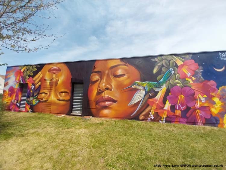 Femme et colibri