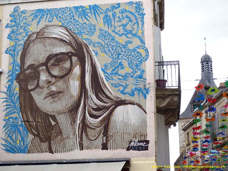 Femme à lunettes