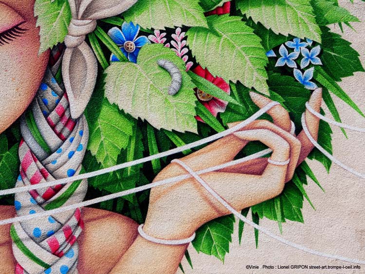 Pin-up aux fleurs