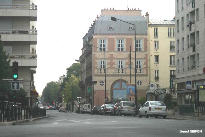 Femme au balcon