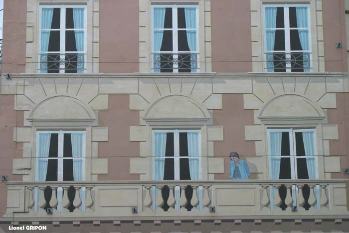 Femme au balcon