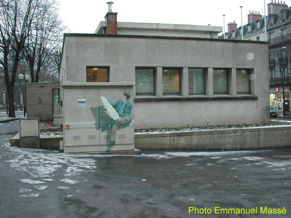 Homme lisant