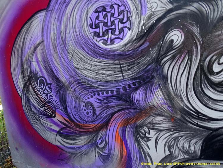 Volutes violettes