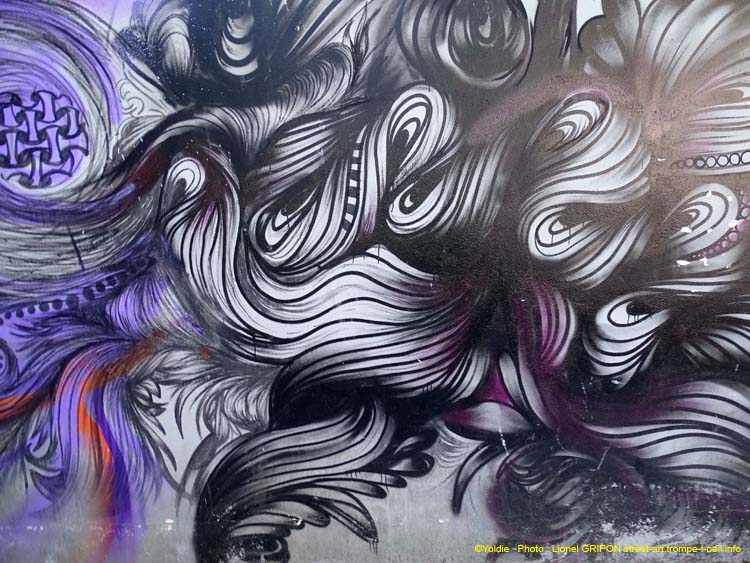 Volutes violettes