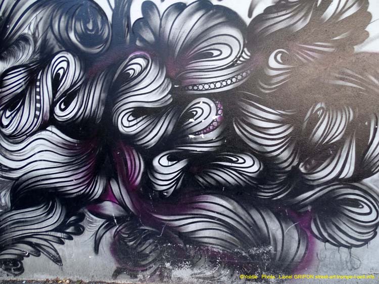 Volutes violettes