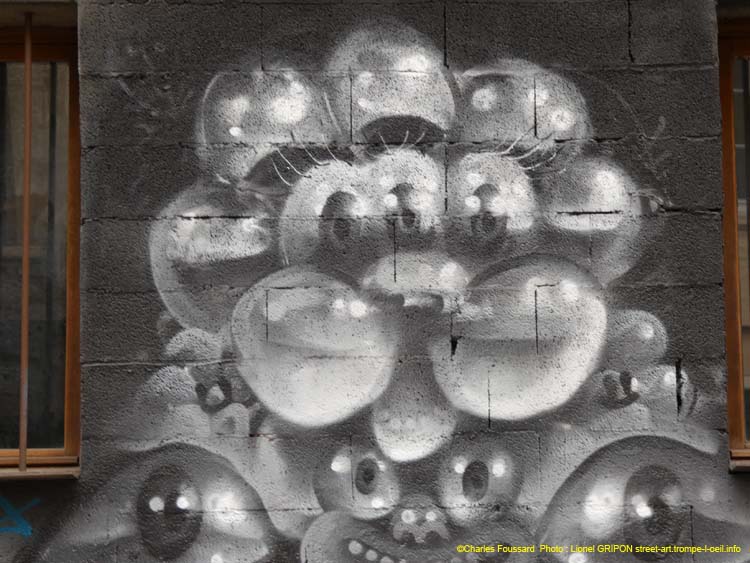 Totem translucide