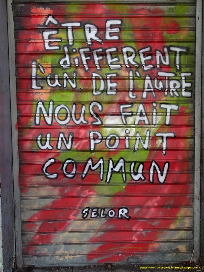 Etre différent