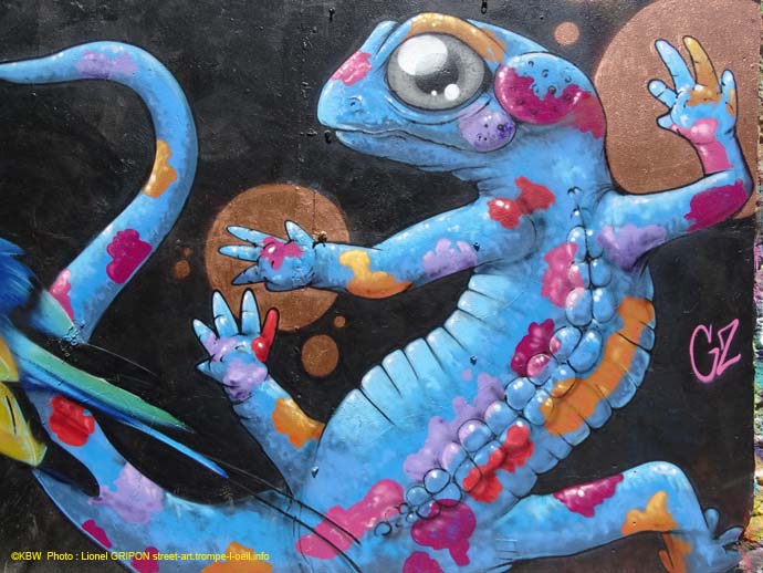 Oiseau et salamandre