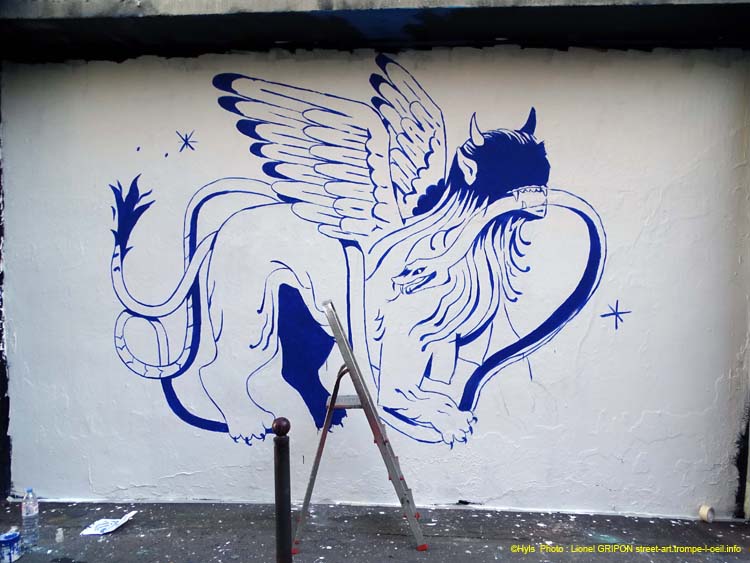 Tigre ailé et serpent