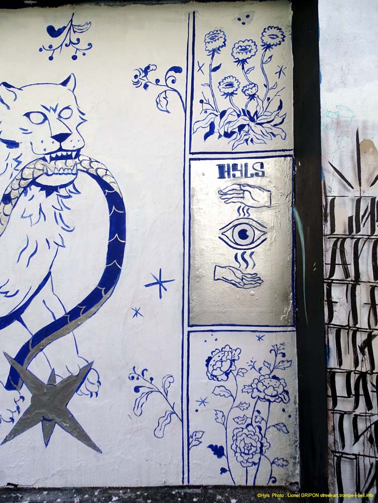 Tigre ailé et serpent