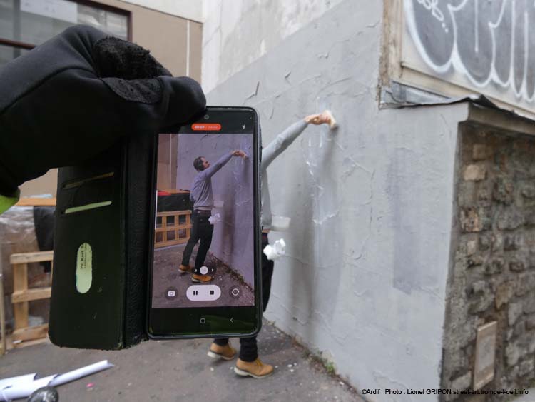 Liberté chancelante