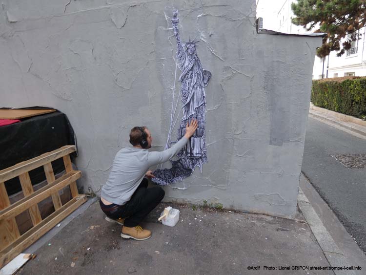 Liberté chancelante