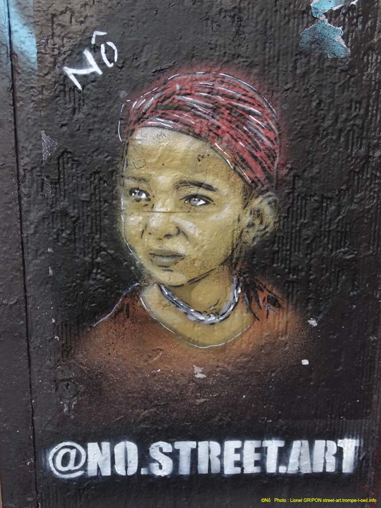 Enfant au foulard