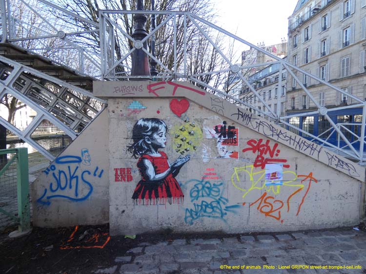 Fillette et abeilles-03