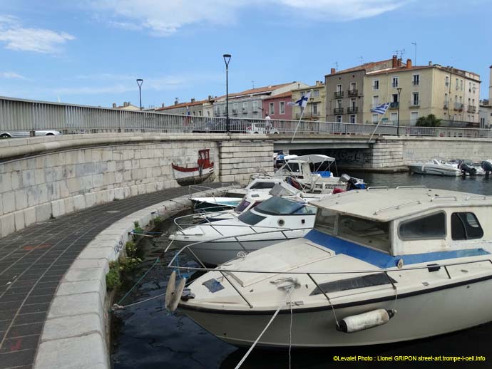 Bateau stop