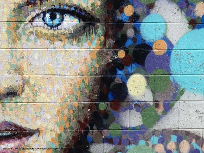 Femme colorée