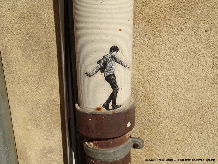 Villeneuve-01 Levalet