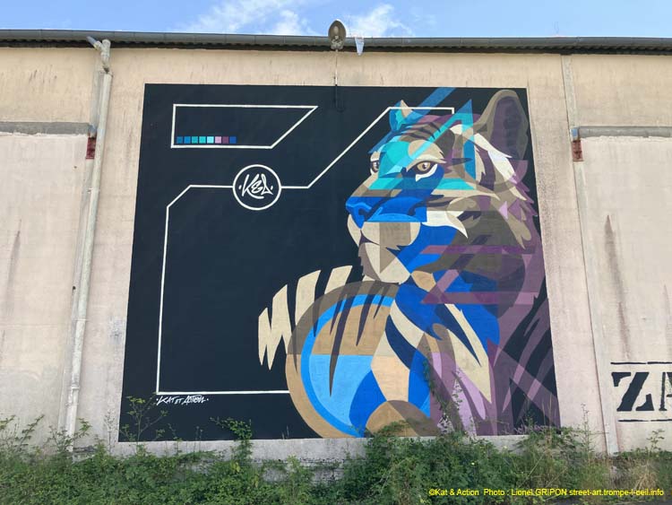 Lionne colorée