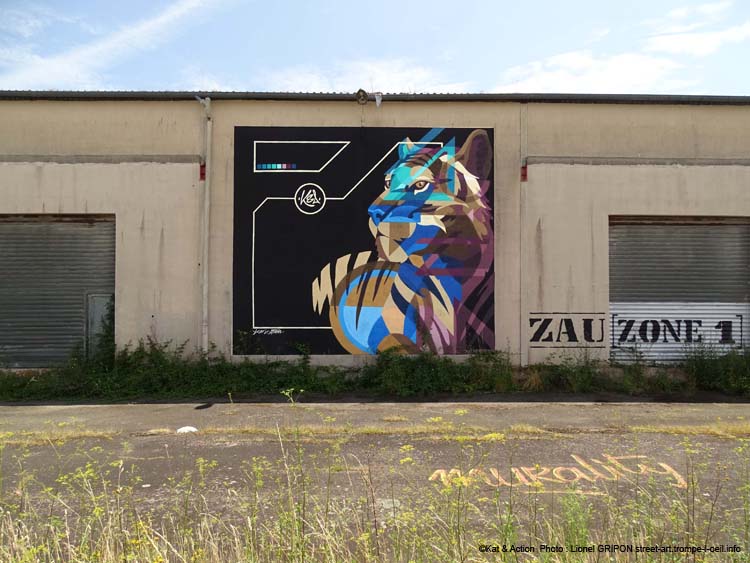 Lionne colorée