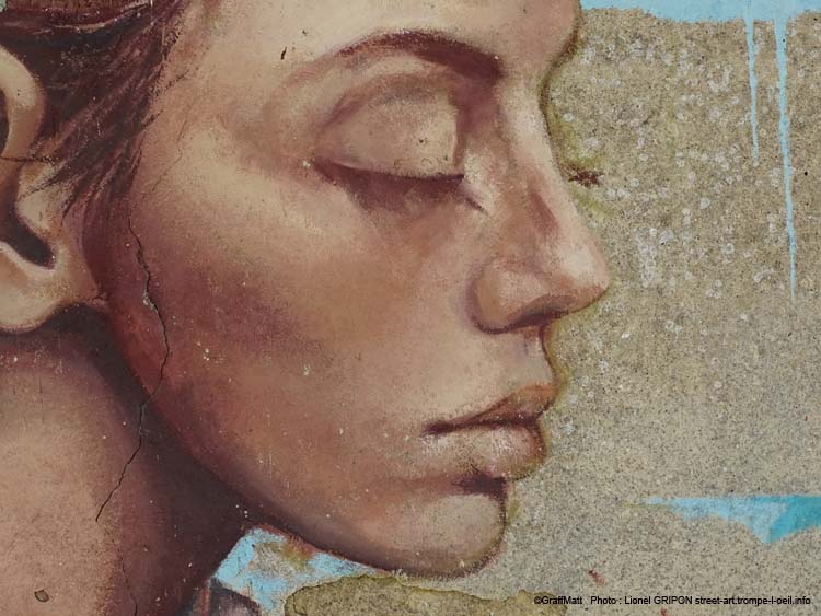Femme couronnée