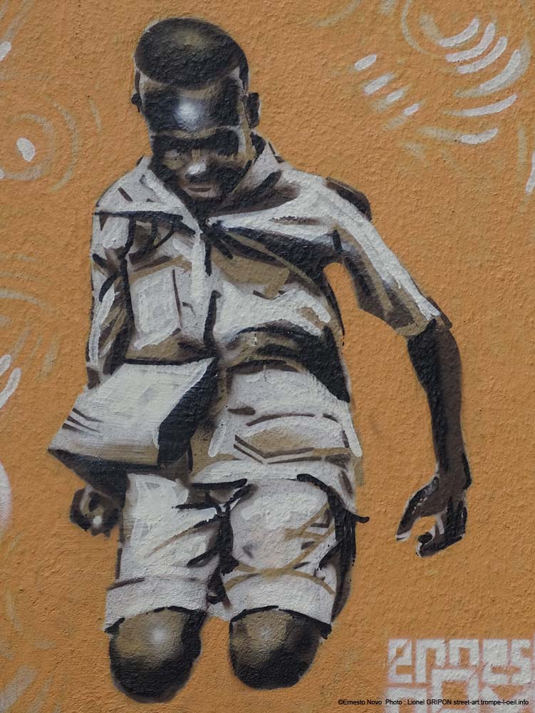 Ecolier en uniforme