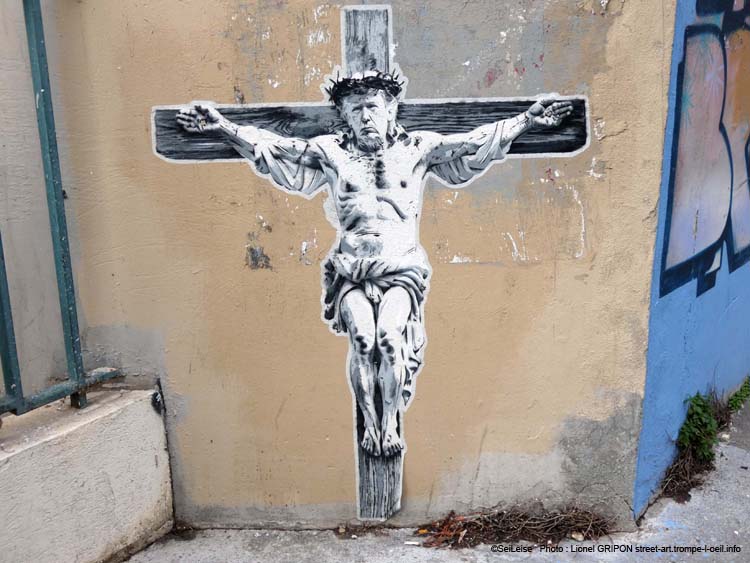 Trump crucifié