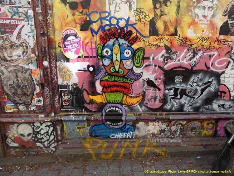 Totem coloré-02