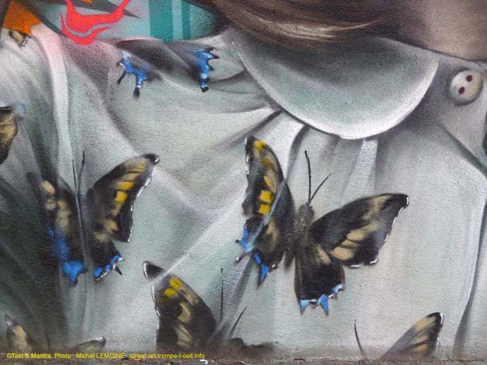 Jeune femme aux papillons
