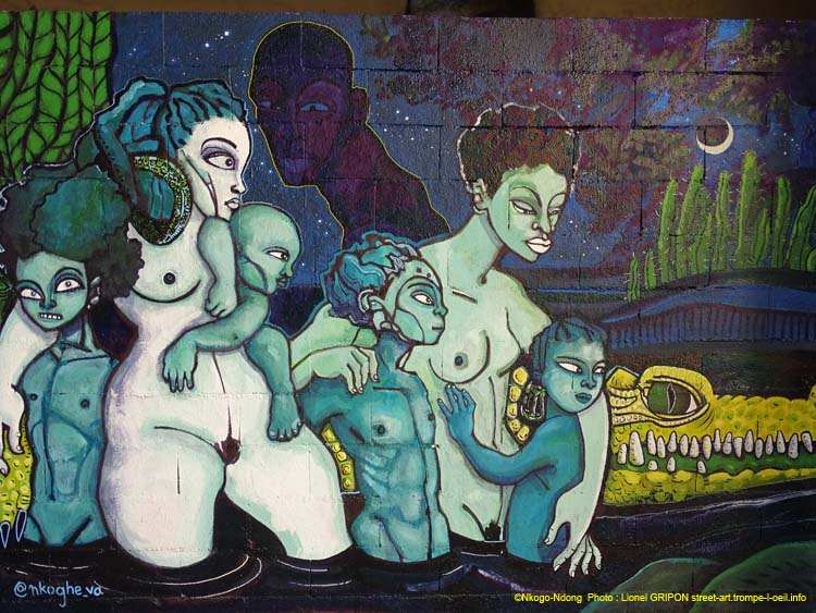Femmes et crocodile