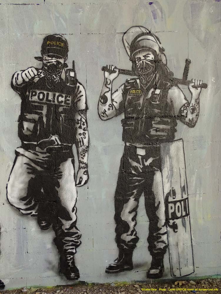 Policiers masqués