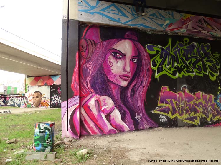 Femme rebelle