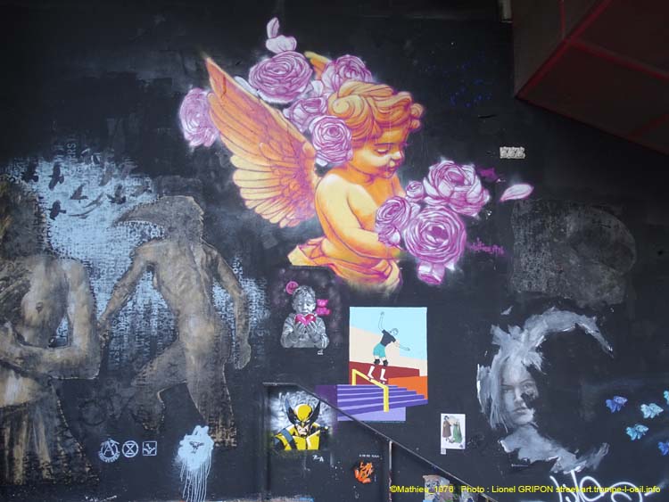 Petit ange aux fleurs