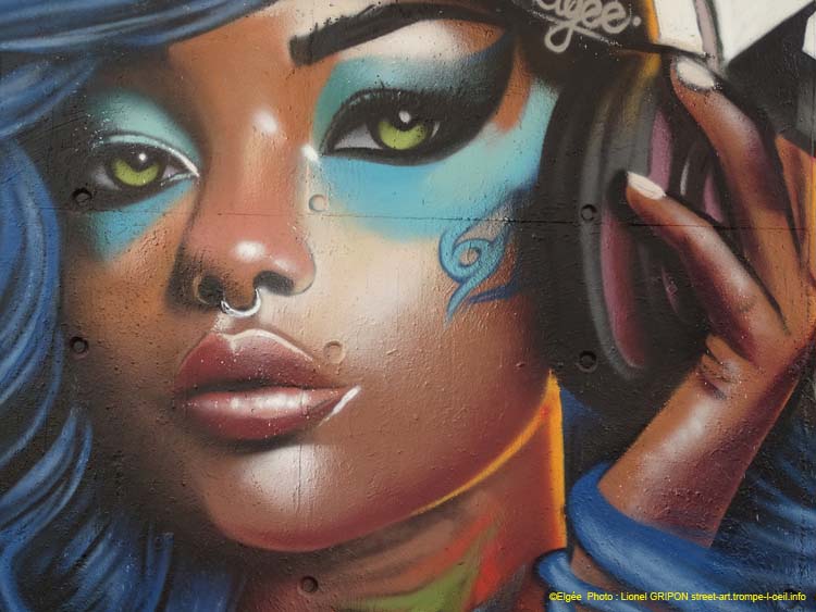 Belle aux yeux verts