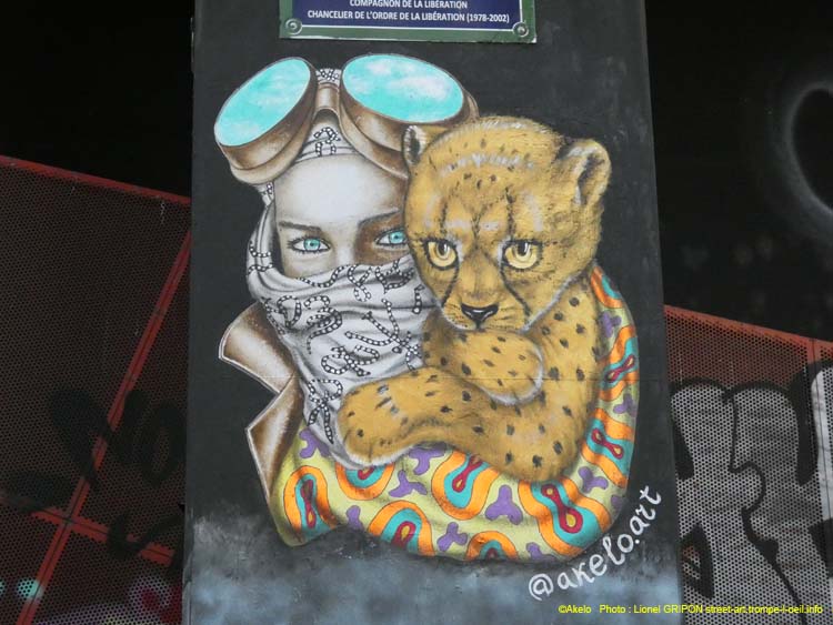 Aviatrice et le fauve