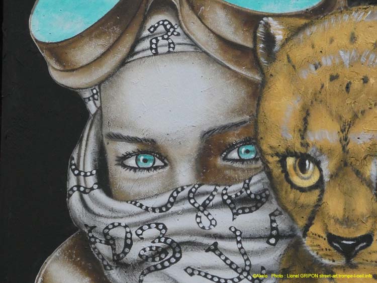 Aviatrice et le fauve