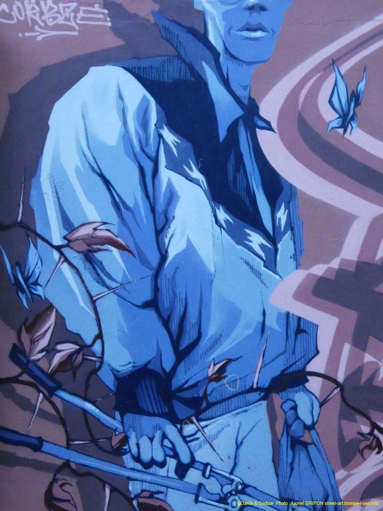 Homme au coupe boulon