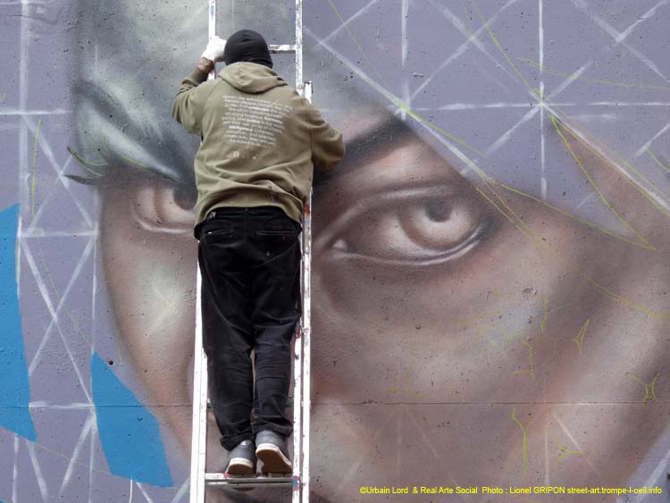 Belle aux yeux jaunes